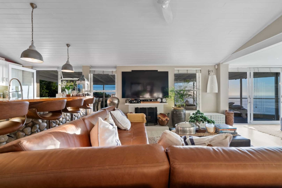 6 Bedroom Property for Sale in Llandudno Western Cape